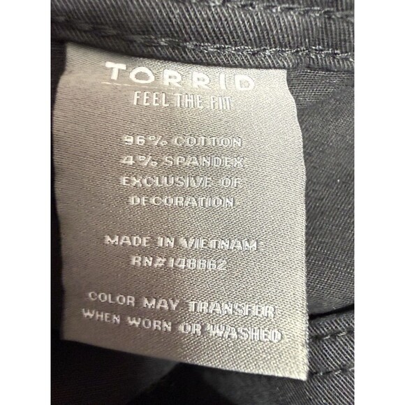 Torrid Womens Black Cuffed Shorts Size 30 - Picture 7 of 9